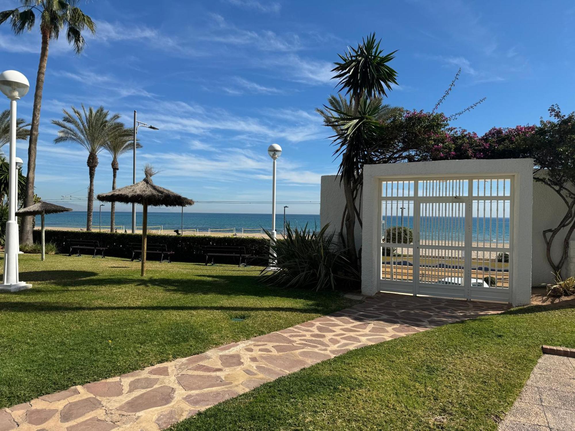 Apartamento Muchavista Primera Linea De Playa By El Conserje El Campello Exteriör bild