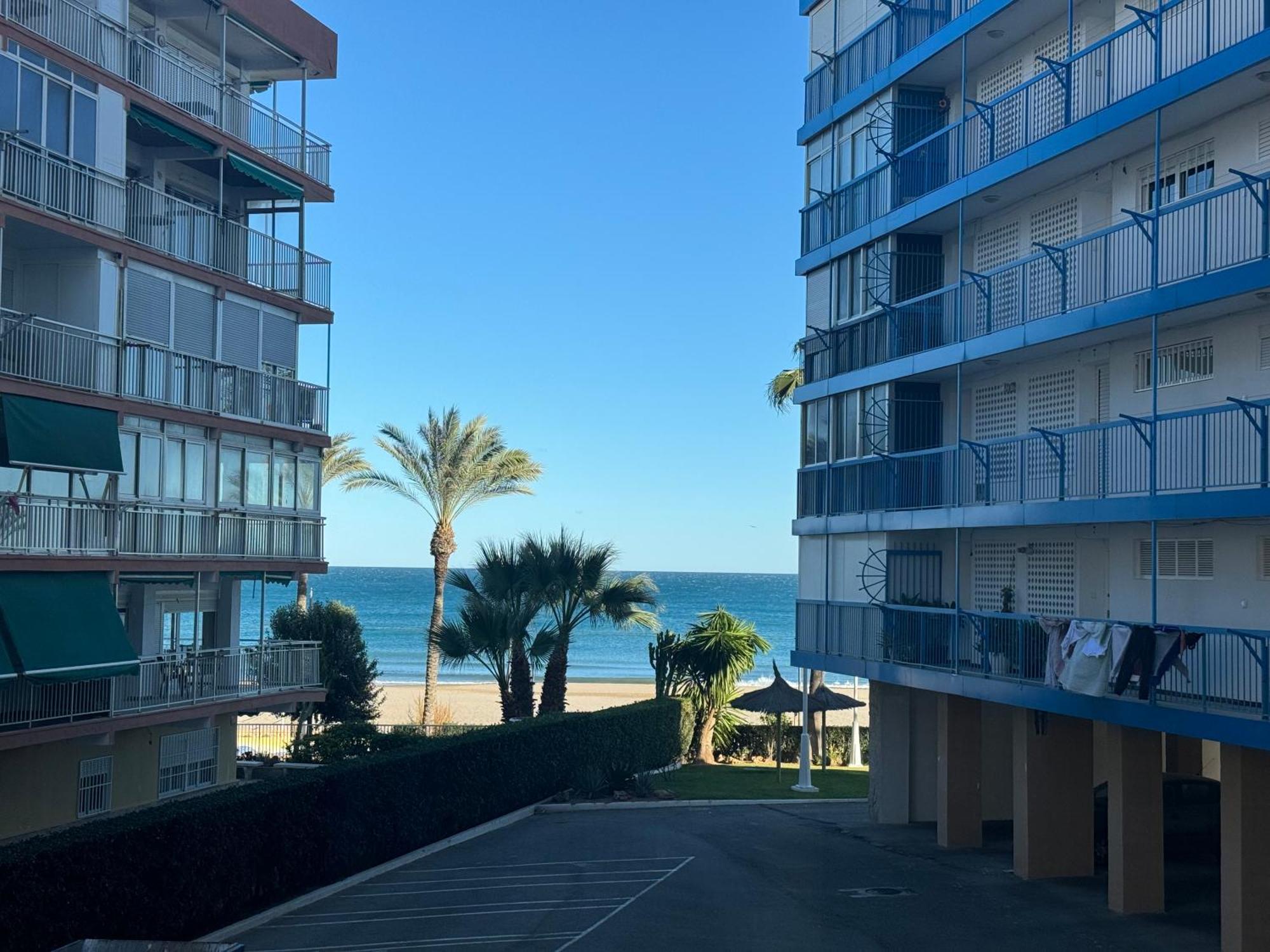 Apartamento Muchavista Primera Linea De Playa By El Conserje El Campello Exteriör bild